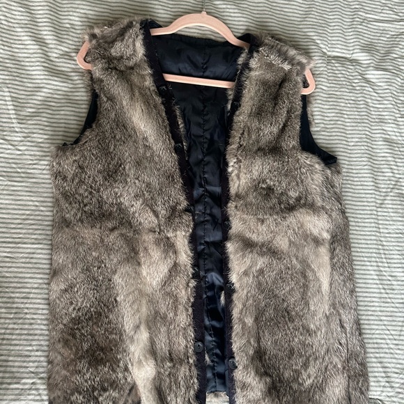 Faux Fur Vest in Taupe Gray - Picture 2 of 6